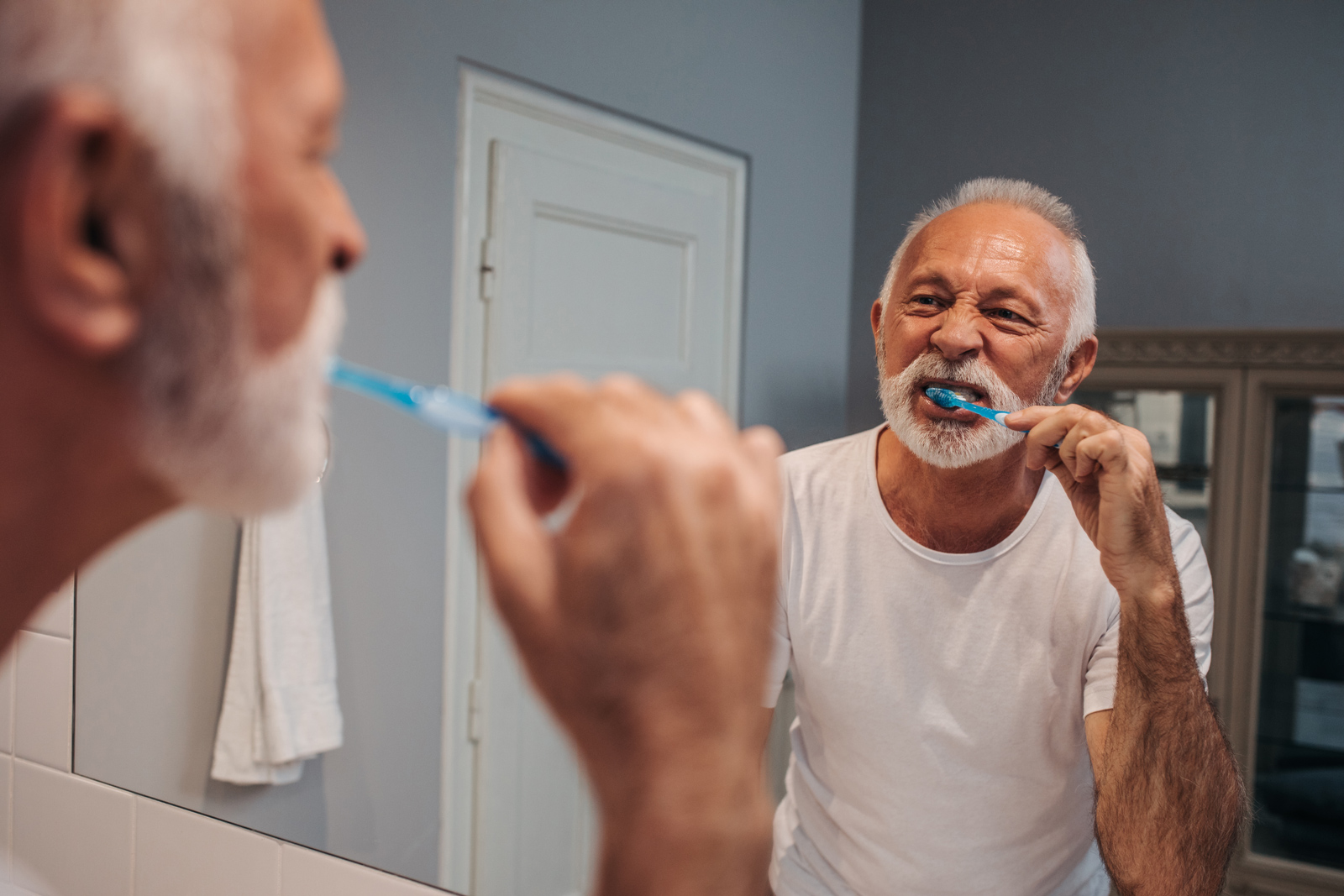 Dental Care Tips For Dementia Caregivers